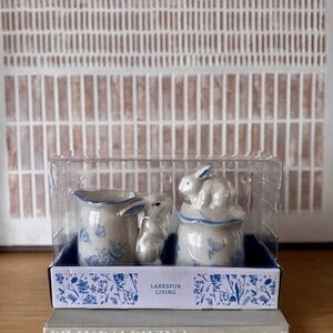 NWT Blue and White Rabbit Sugar and Creamer Set